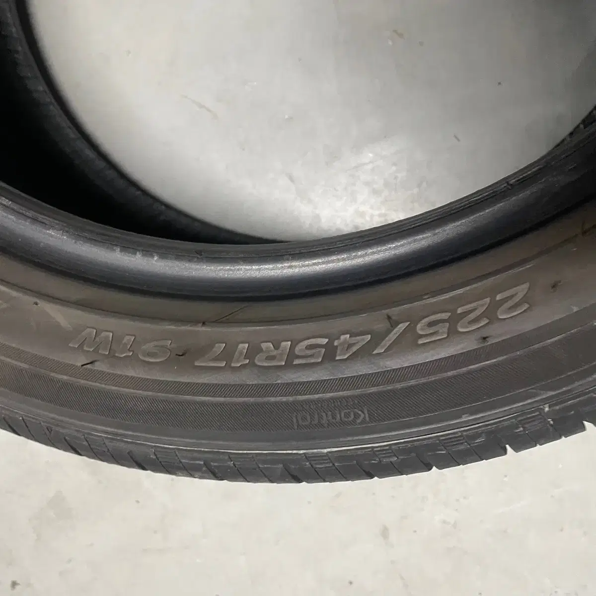 (중고) 225/45R17 HK 키너지GT 중고타이어 당일장착