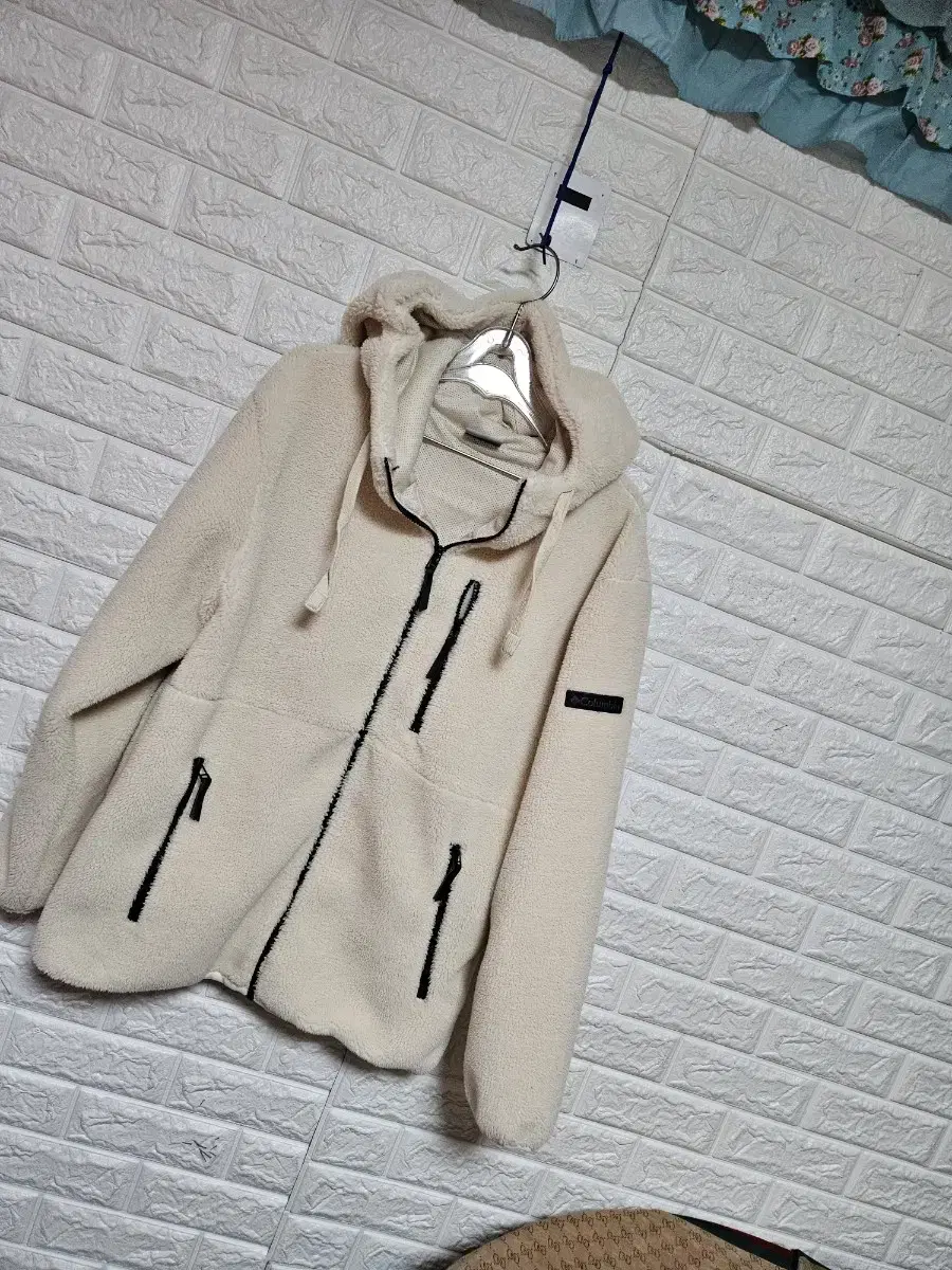 almostnew)ColumbiaGenuine Poggle Hooded JacketJumperMenM