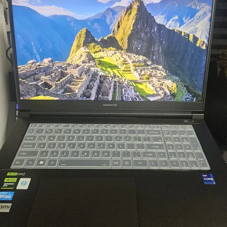 한성 i9 13900HX RTX4070 게이밍 노트북 싸게팝니다