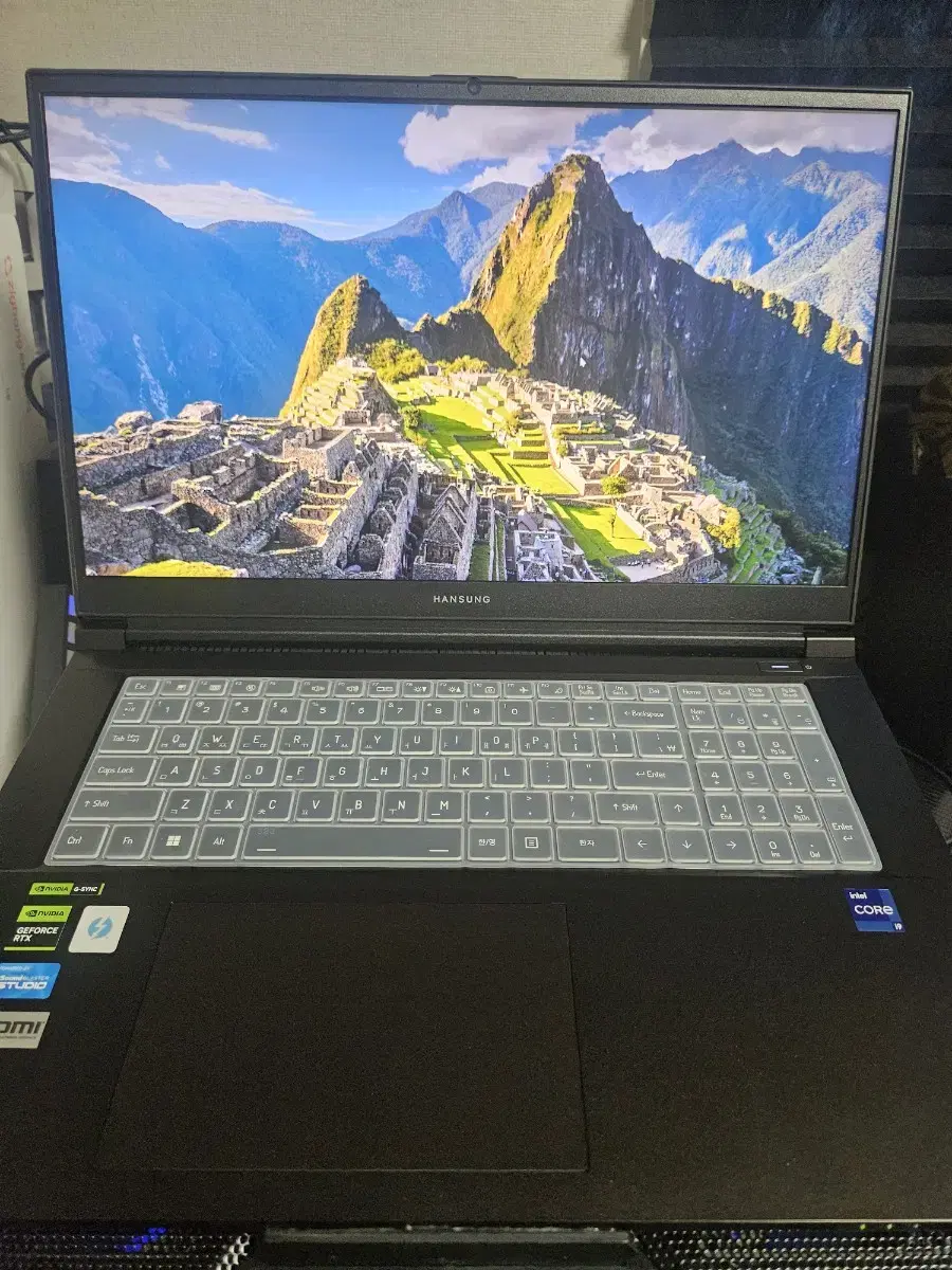 한성 i9 13900HX RTX4070 게이밍 노트북 싸게팝니다