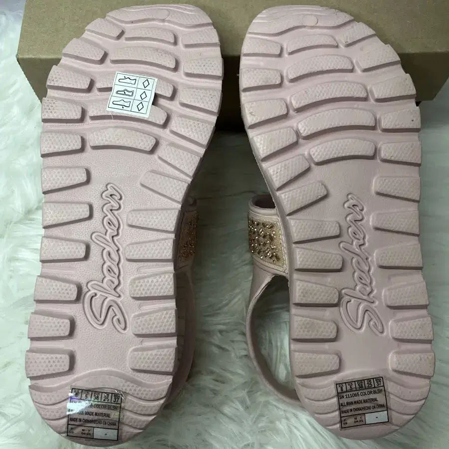 스케쳐스 skechers 풋스텝 샌들250mm (새것 팔아요)