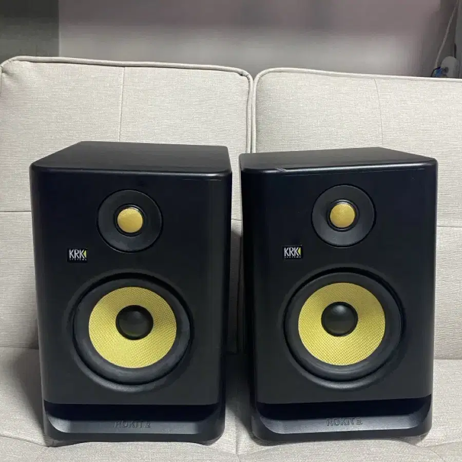 스피커 Krk rokit5 g4 2통 판매합니다!