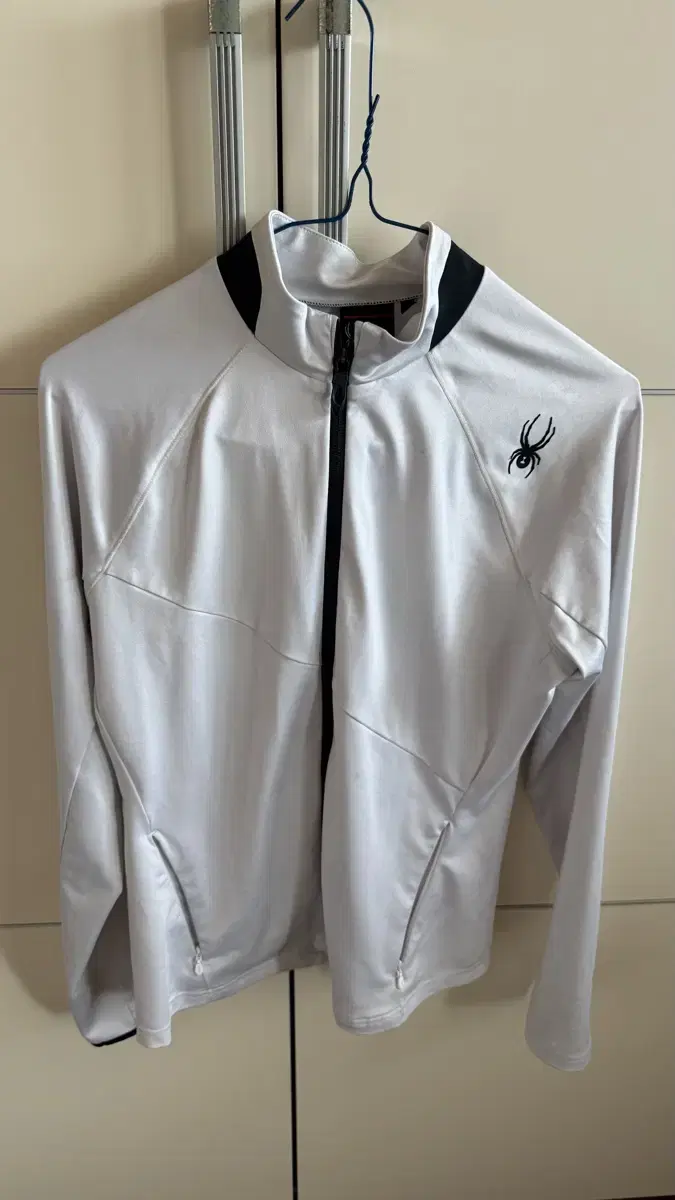 Spider Zip Up Size M