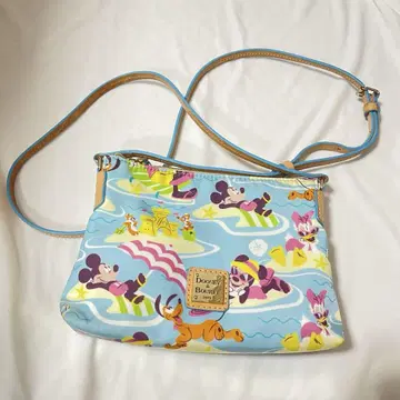 DOONEY&BOURKE 아우라니 디즈니리조트 구매 숄더