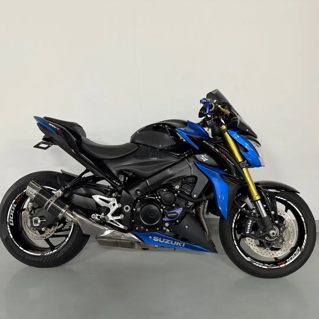 18년식 스즈키 GSX-S1000 신차컨디션 판매합니다.