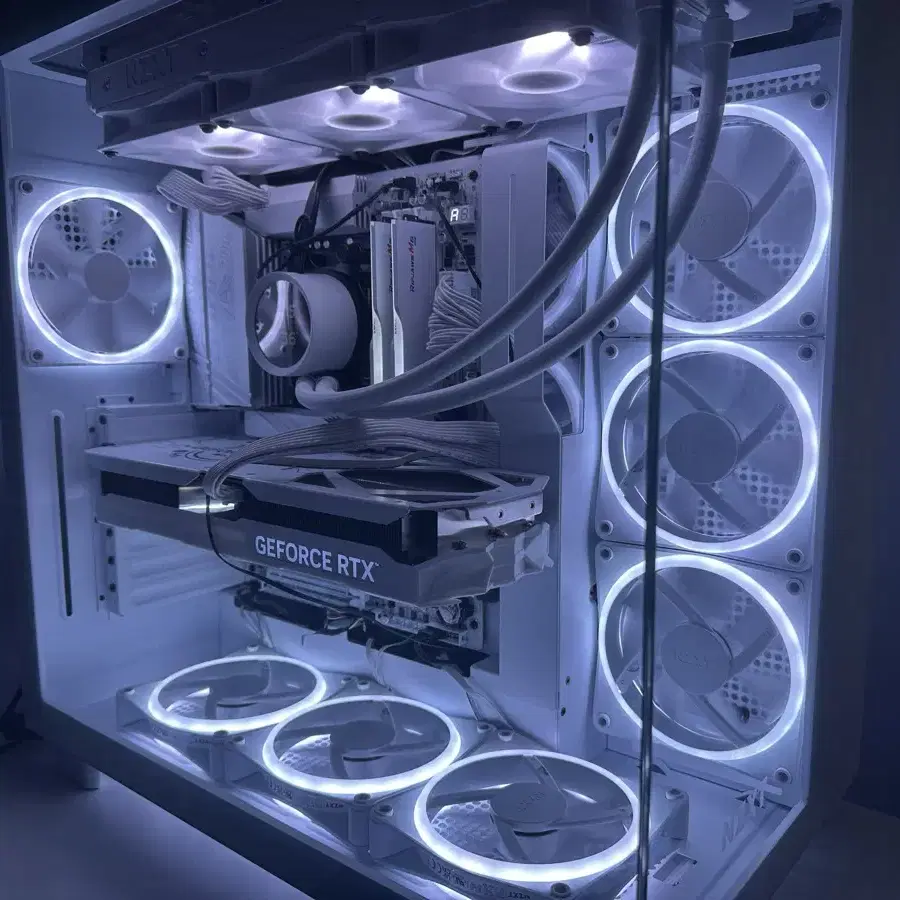 NZXT H9 화이트 세팅 4070super 컴퓨터 본체