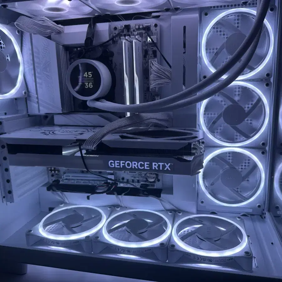 NZXT H9 화이트 세팅 4070super 컴퓨터 본체