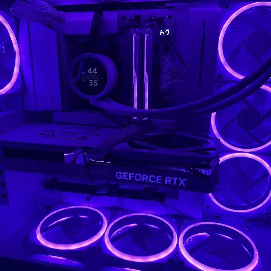 NZXT H9 화이트 세팅 4070super 컴퓨터 본체