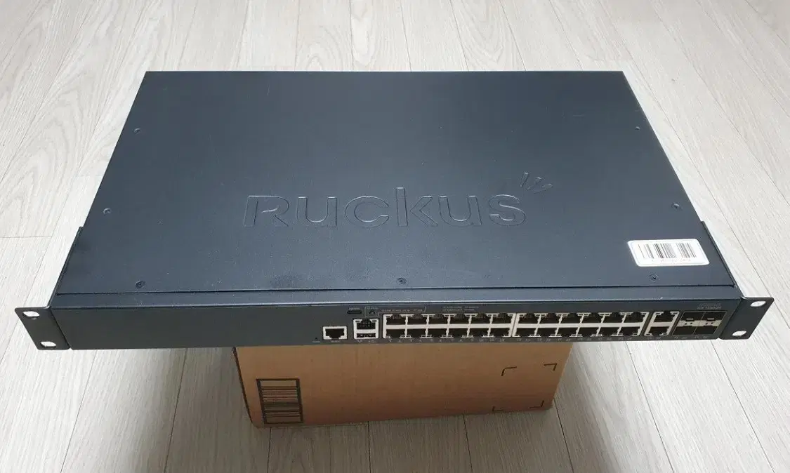 Ruckus ICX7150-24 / 10G 4포트, 1G 24포트 허브