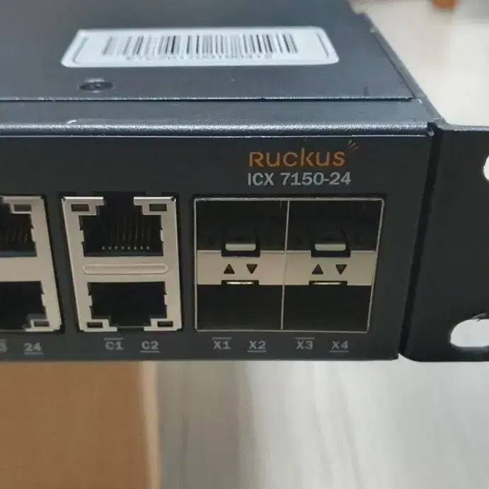 Ruckus ICX7150-24 / 10G 4포트, 1G 24포트 허브