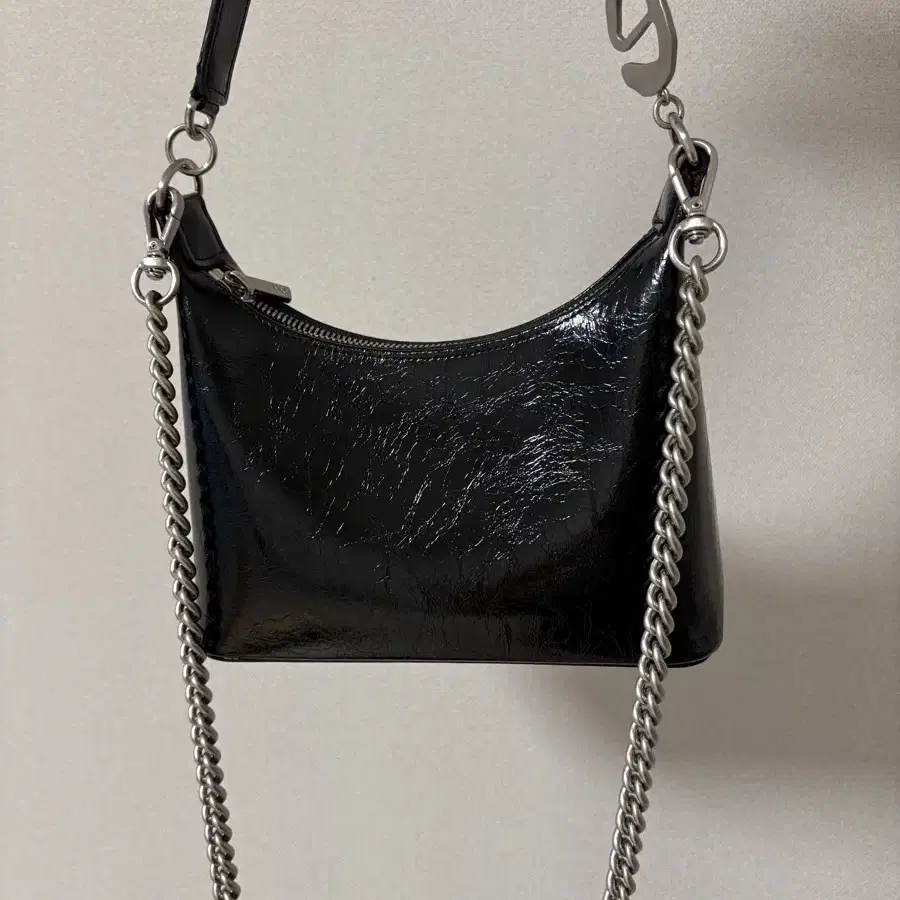 이이에(eee)가방 MINI chain city bag 블랙