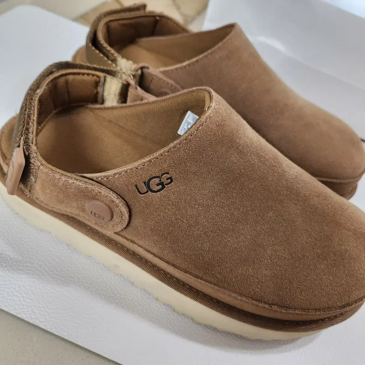 UGG 어그 골든스타 클로그 체스트넛 (230mm)