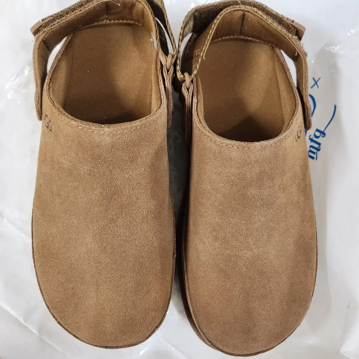 UGG 어그 골든스타 클로그 체스트넛 (230mm)