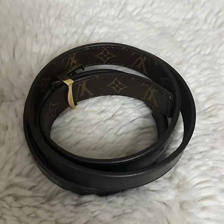 루이비통 LV 아이코닉 20mm 리버서블 벨트 (75사이즈)