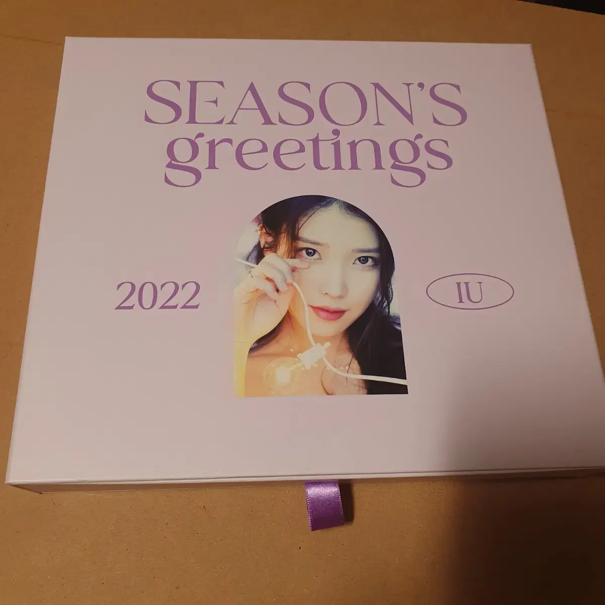 2022 iu season's greetings Cost WTS