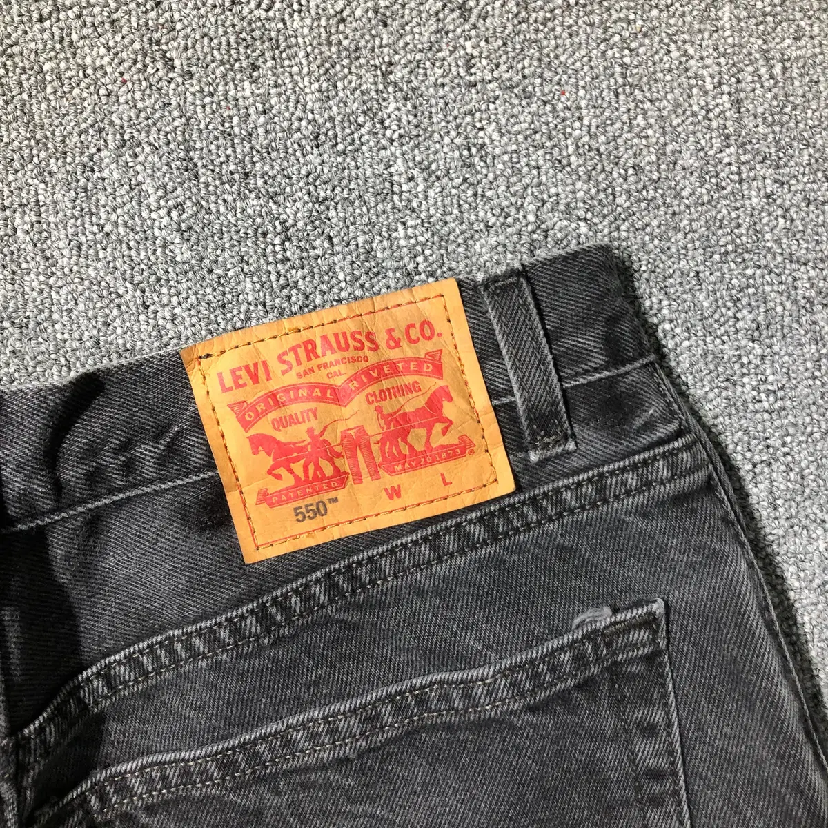 Levis 550 black denim pants (31) OLD6669