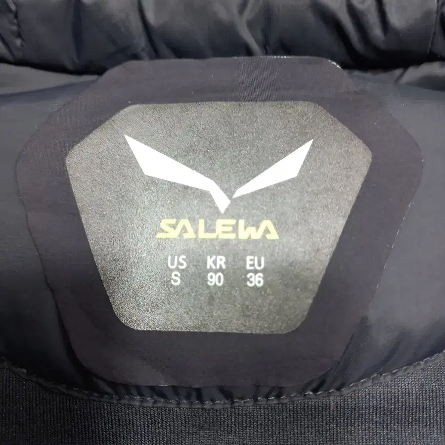 M90 SALEWA HYPER-PLAT 구스다운 숏패딩 블랙 M-797