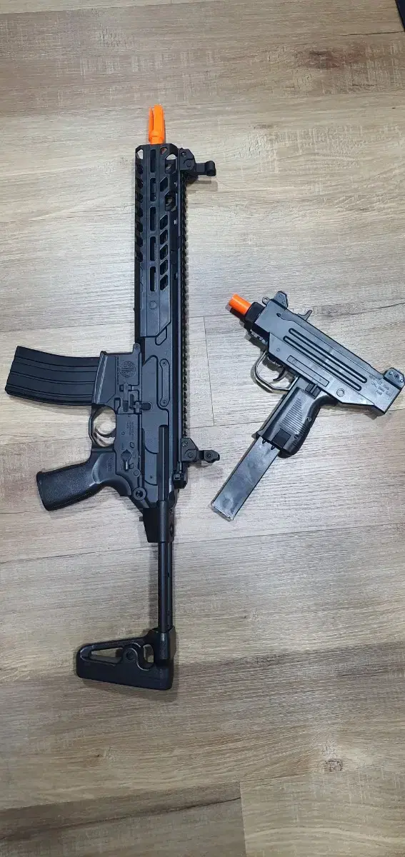 아카데미 sig mcx, mini uz