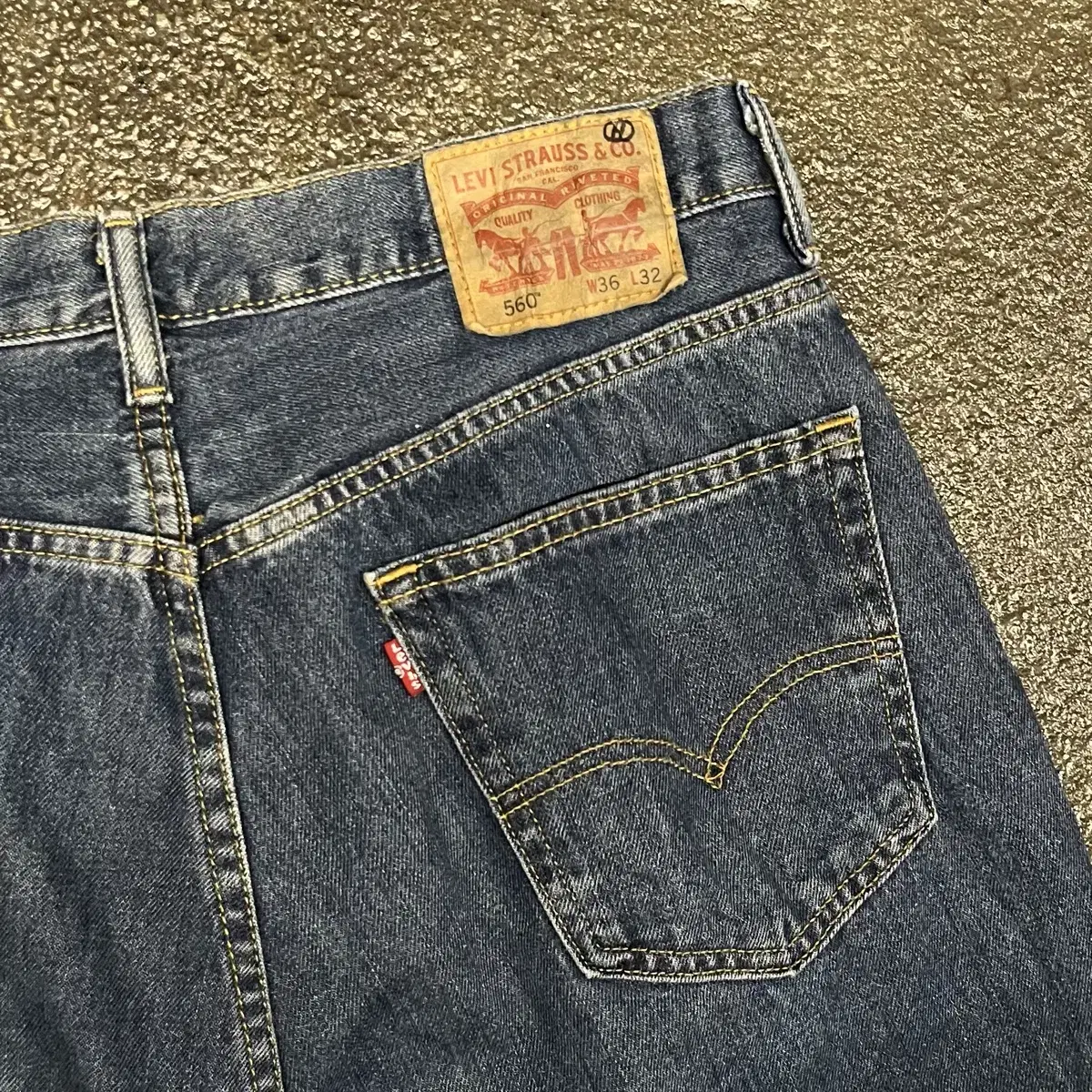 Levis 560 배기 팬츠 (36)