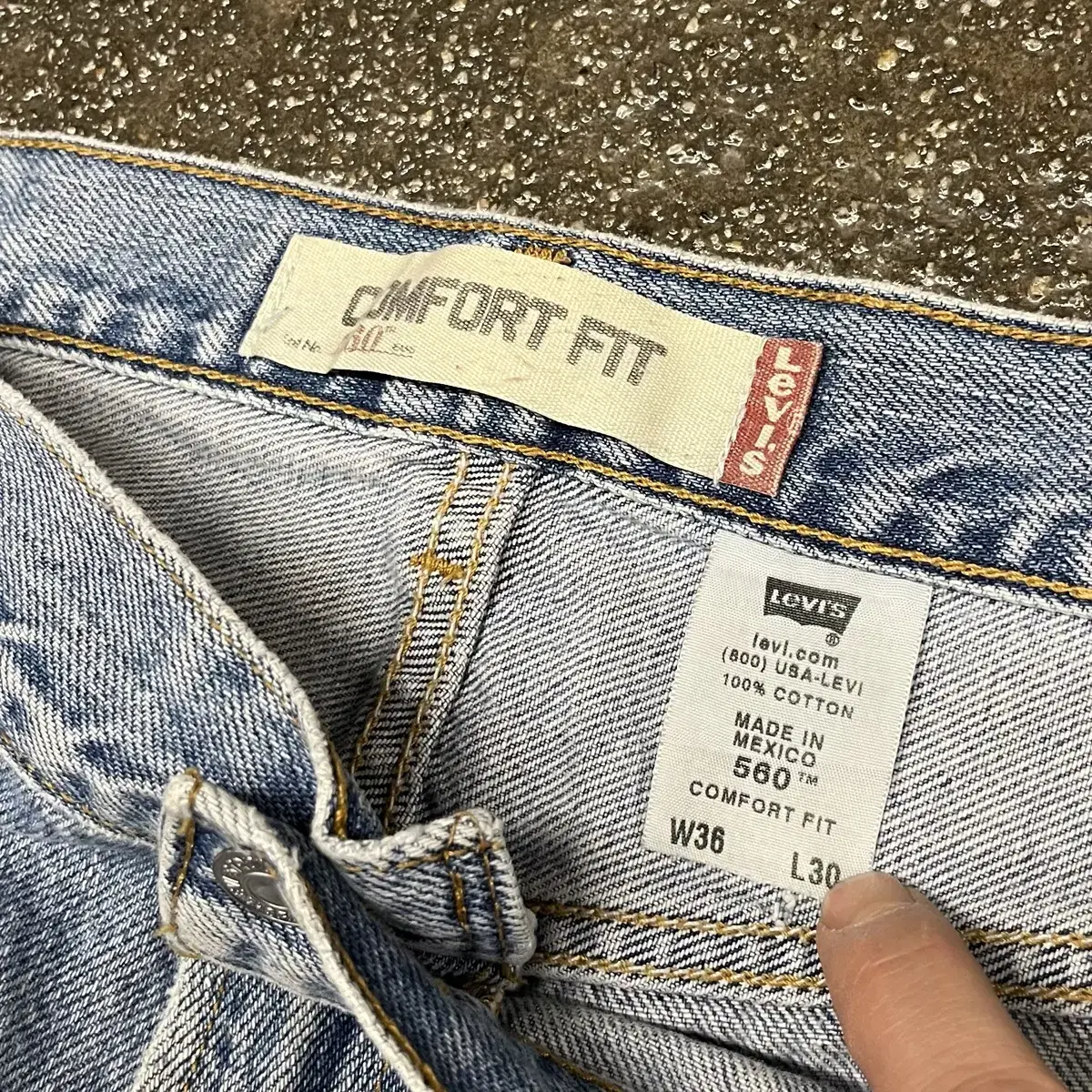 00s Levis 560 배기 팬츠 (36)