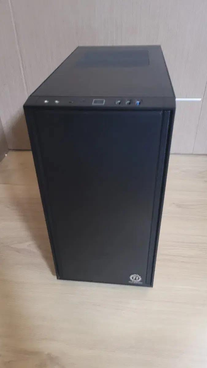 써멀테이크 Versa H17 PC케이스(M-ATX)