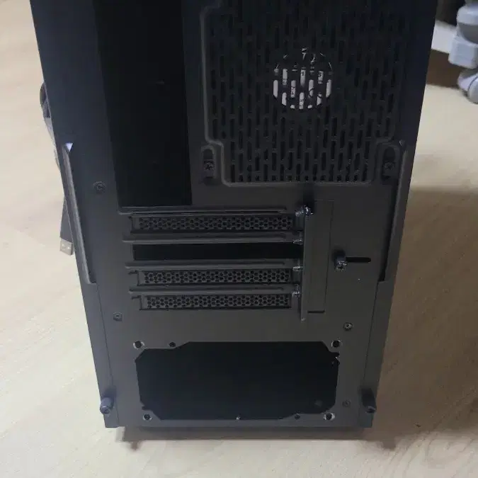 써멀테이크 Versa H17 PC케이스(M-ATX)