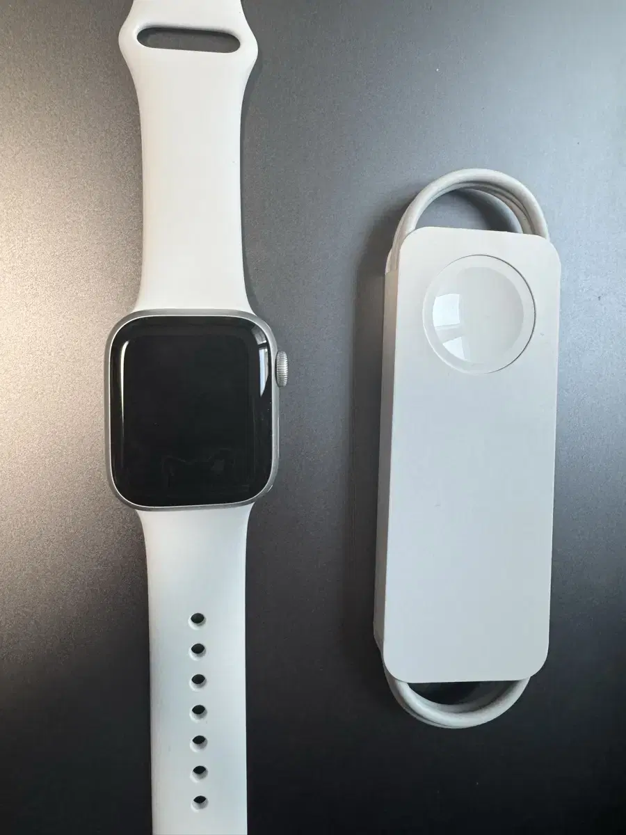 Apple Watch 8 41mm Nearly New