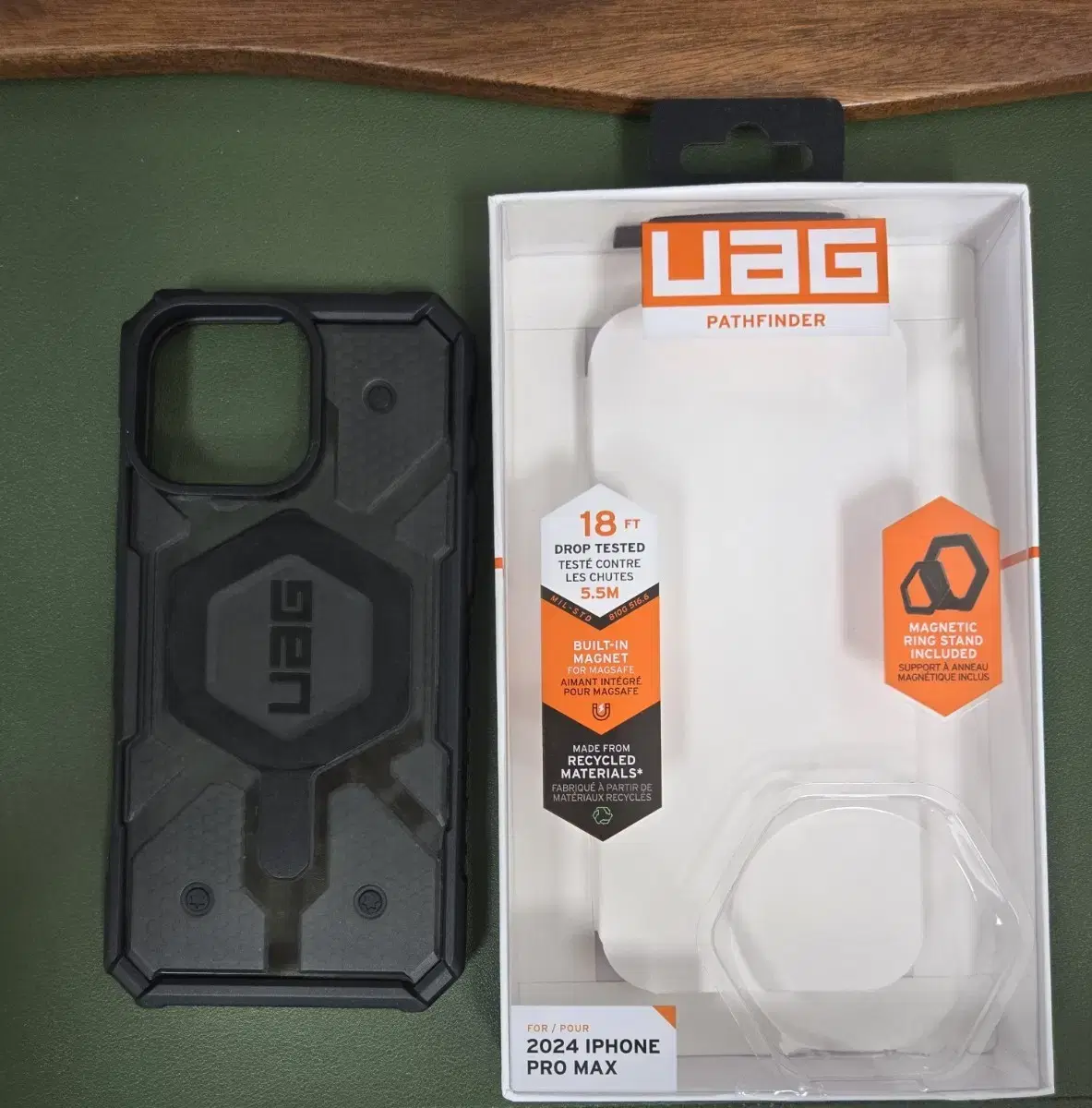 Sells iPhone 16 Promax UAG Pathfinder Clear Ash MaxSafe Case