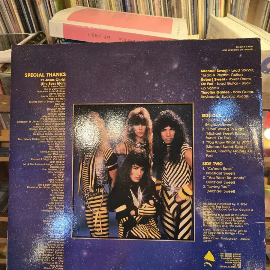 Stryper. "The Yellow And Black Attack" .