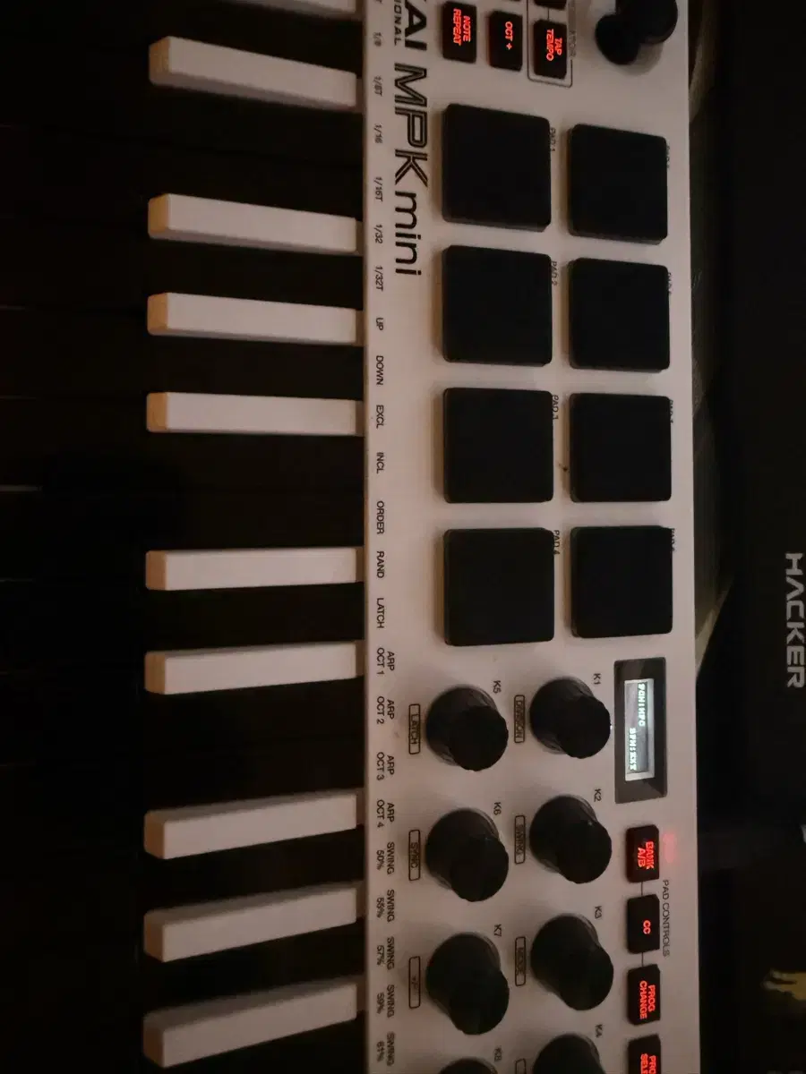 AKAI MPK mk3 건반 컨트롤러 팝니다