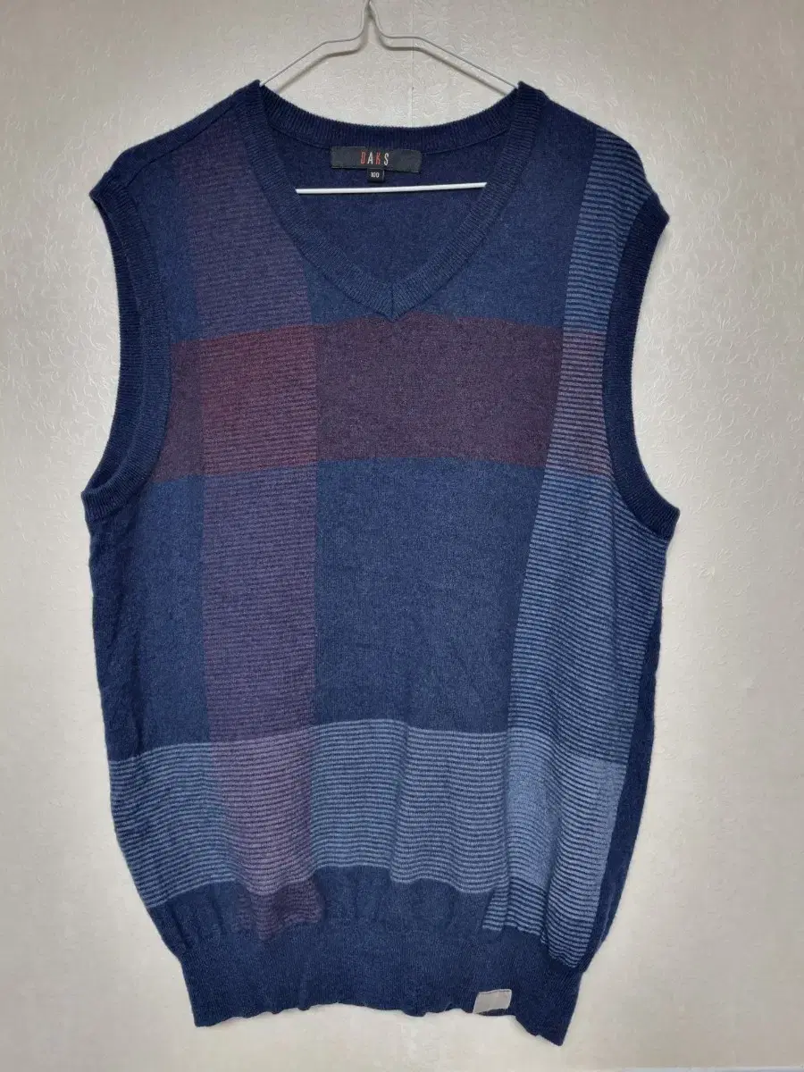 Dax knit vest size100