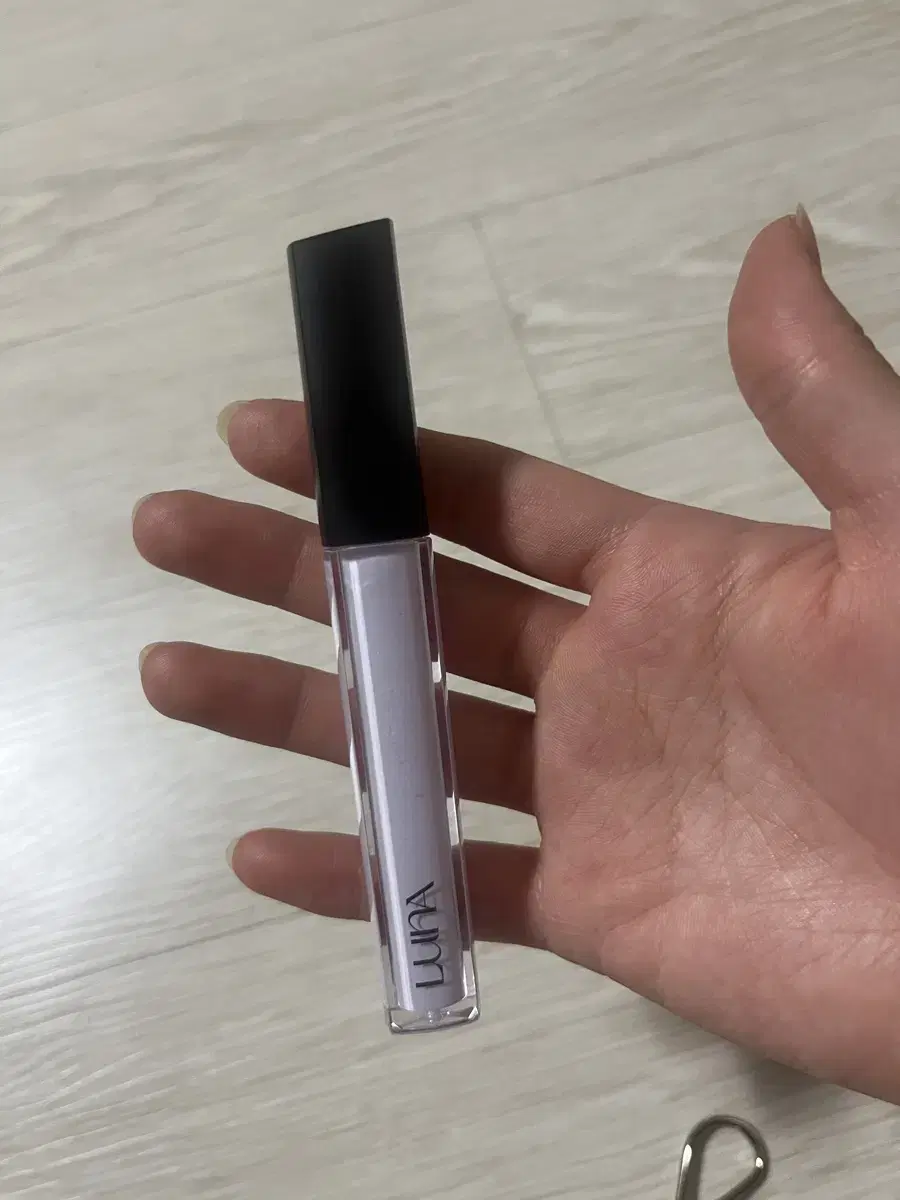 Luna Long Lasting Corrector No. 2 Pure Lavender