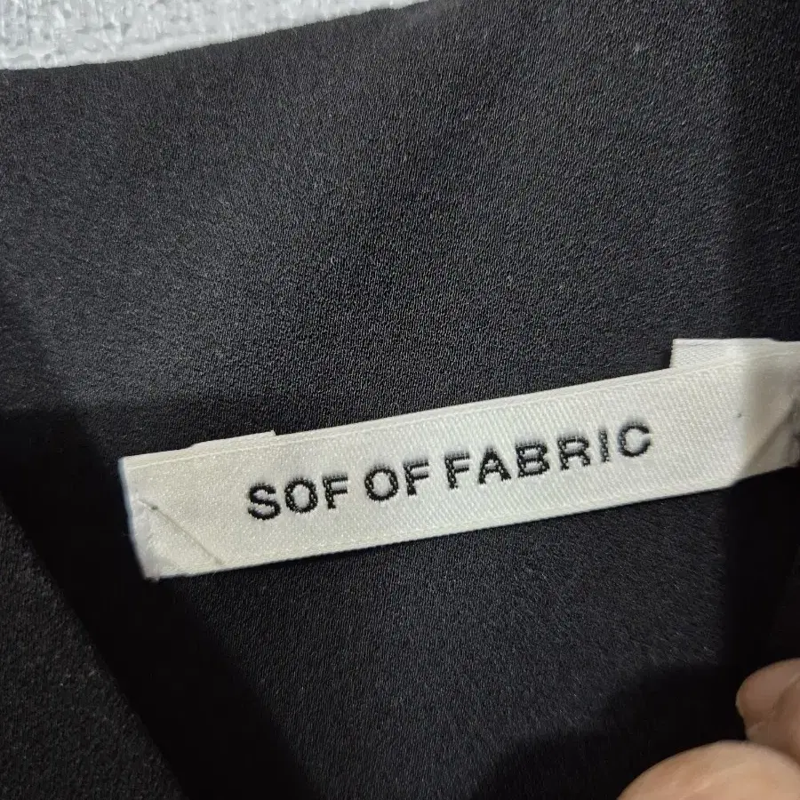 SOF OF FABRIC 벨벳배색 플리츠원피스 55