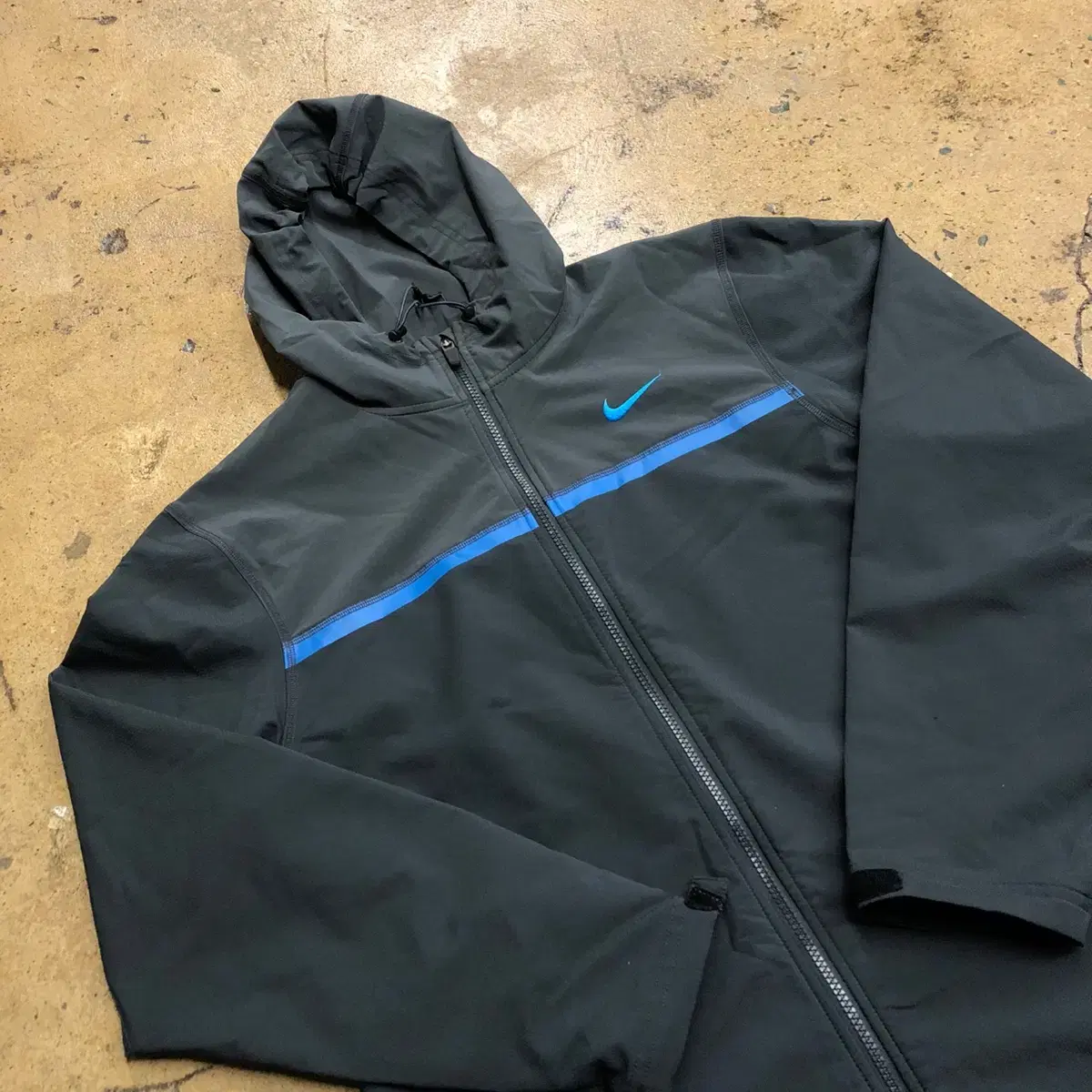 Nike bloo Logo Hooded Zip Up Windrunner 100 L