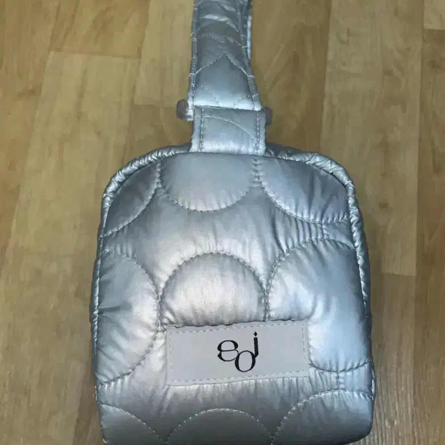 soi snow bag silver 소이 패딩백(1/4까지 할인)