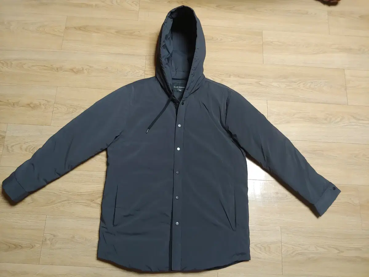 Club Monaco Down Jacket L (100) sells