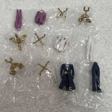 토르소 마네킹 죠죠의 기묘한 모험 5부 조르노 부챠라티 아바키오
