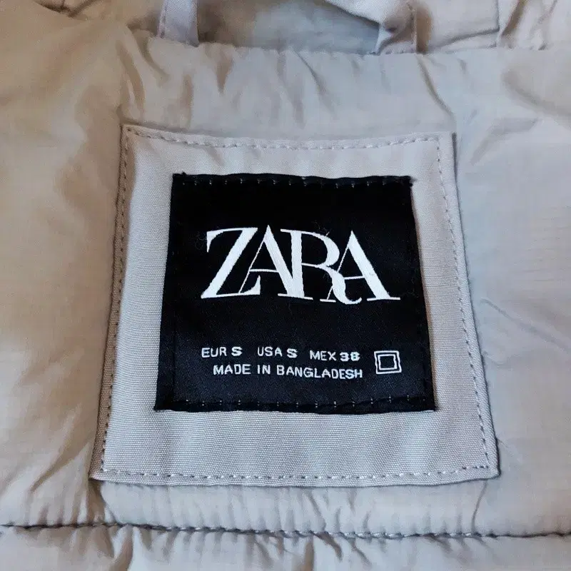 100 사이즈 자라 ZARA 후드 점퍼 팝니다