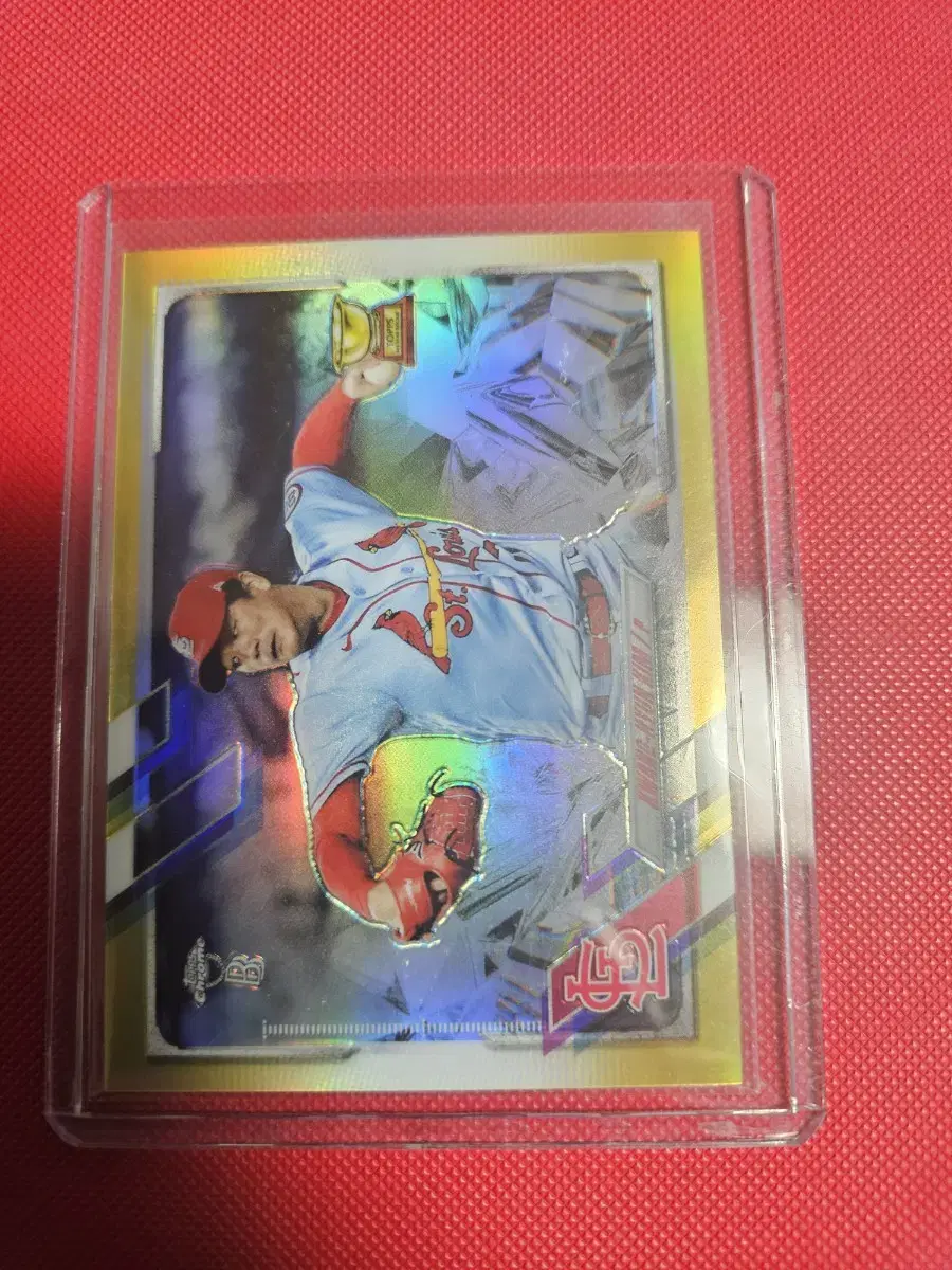 Kim Kwanghyun Limited to 50 Topps Chrome Gold Reflector Cards