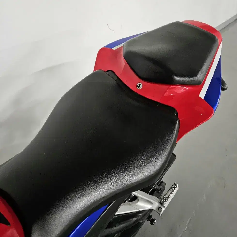 상태 좋은 CBR 1000RR 판매합니다