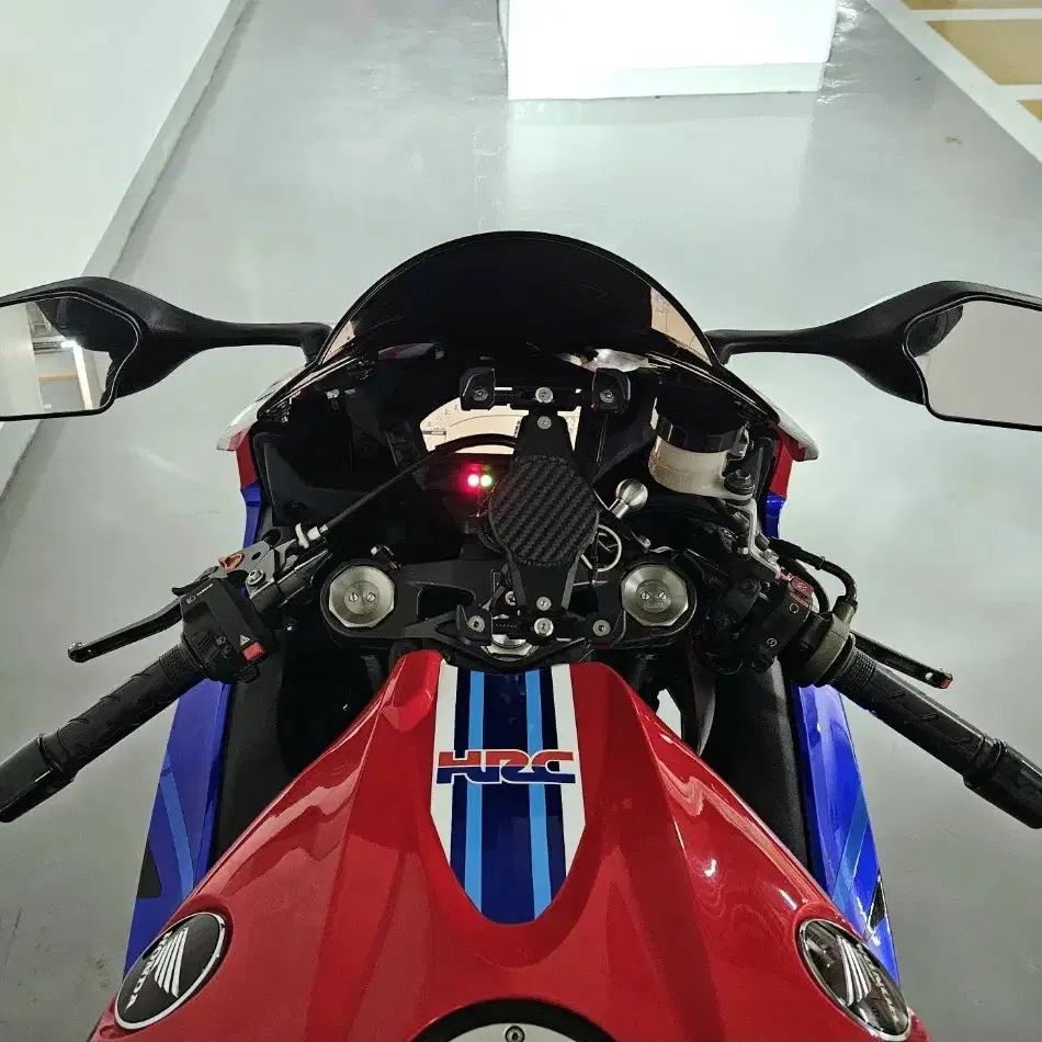 상태 좋은 CBR 1000RR 판매합니다