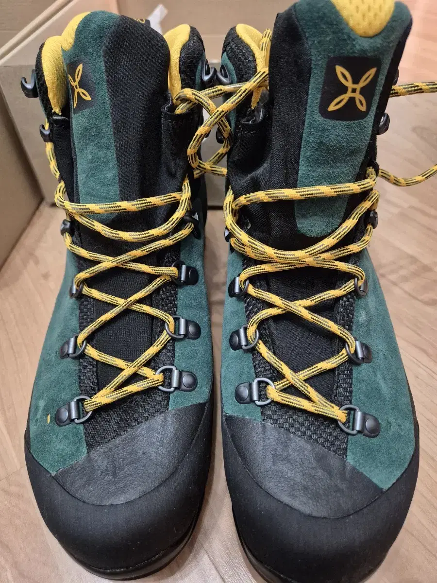 Montura Gore-Tex Men's Hiking Shoes