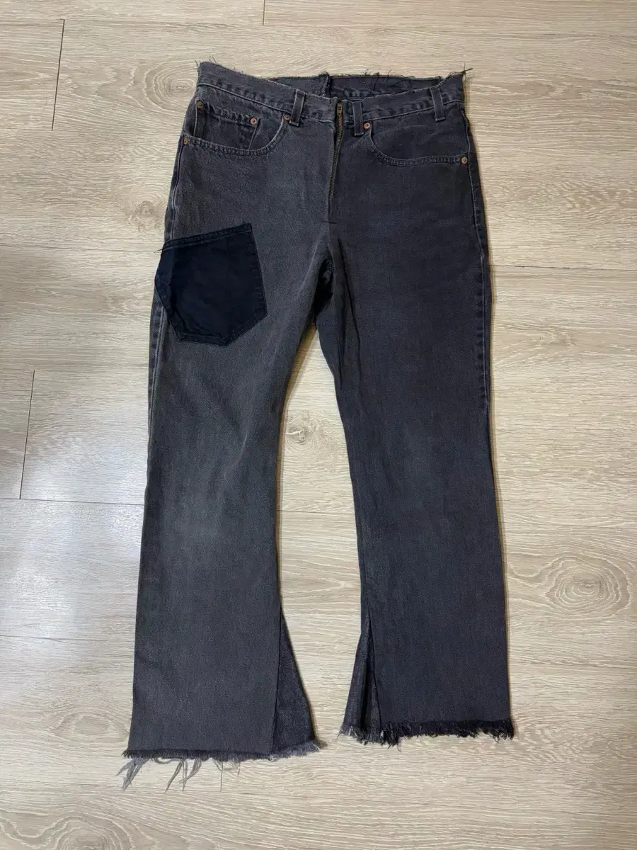 77circa Levi's Black Denim