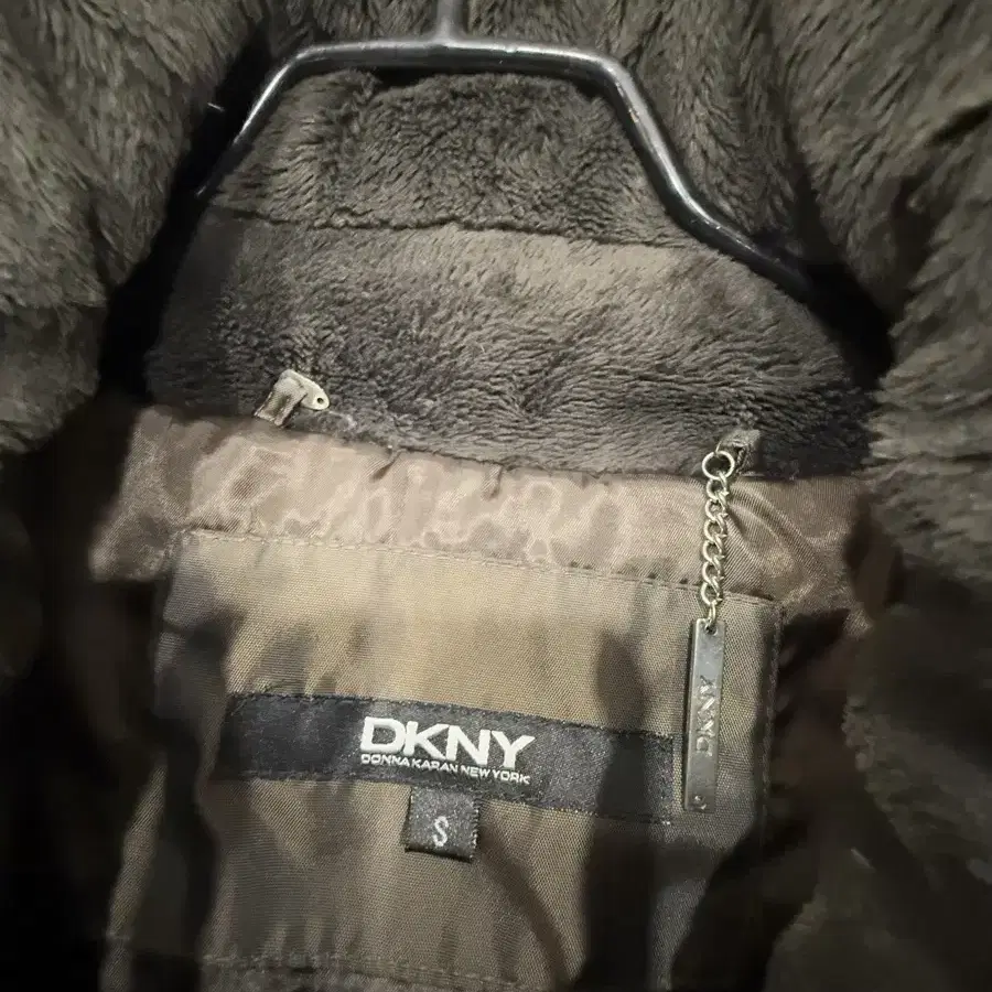 DKNY 패딩 벨트없음        싸이즈 :  55넉넉