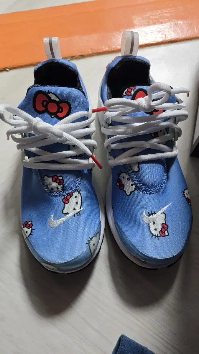 Hello Kitty x Nike Presto 270, size 230