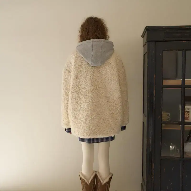 Fluffy Overfit Jumper / Cream 아우어 솔티