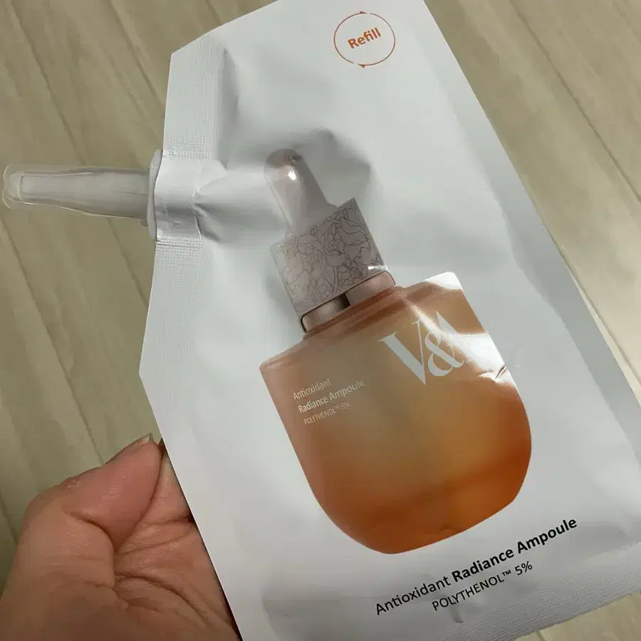 v&a 미백광채앰플리필 50ml