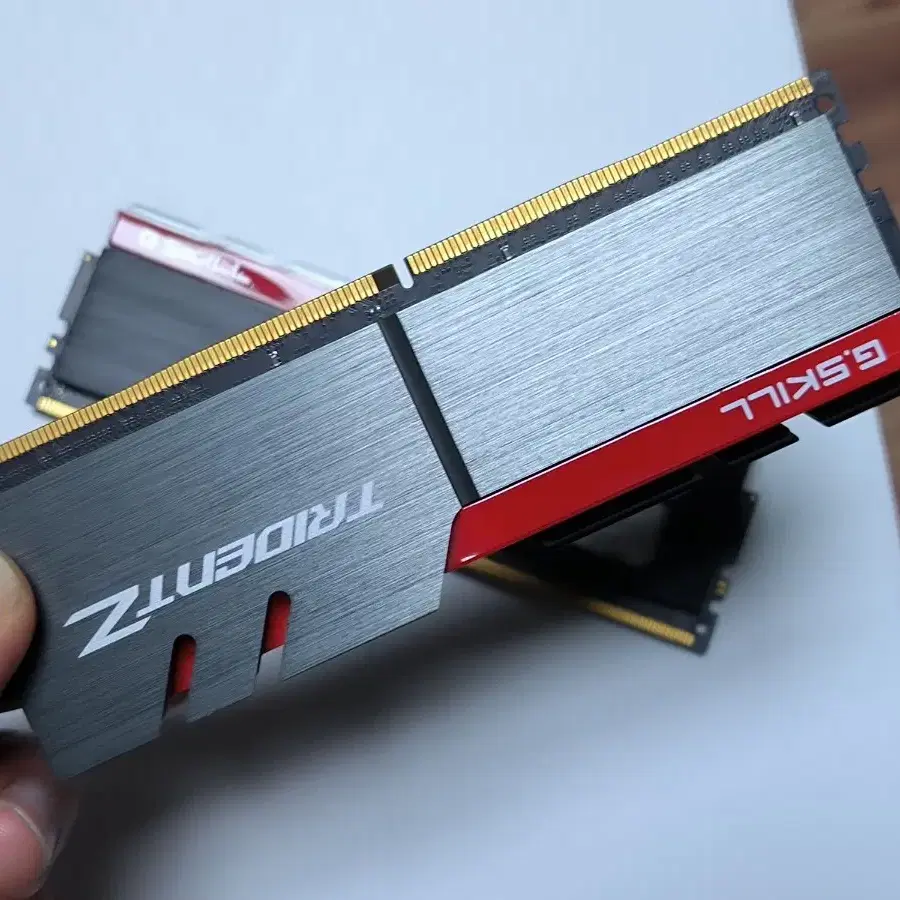 지스킬 TridentZ DDR4 32GB 16Gx2