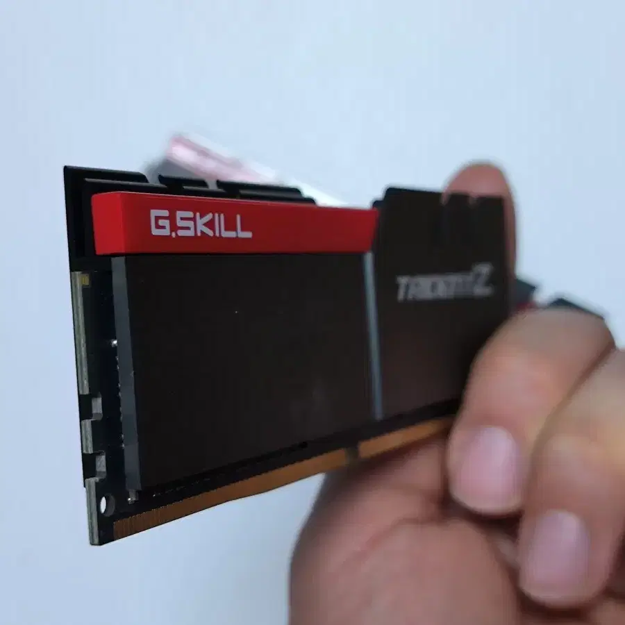 지스킬 TridentZ DDR4 32GB 16Gx2