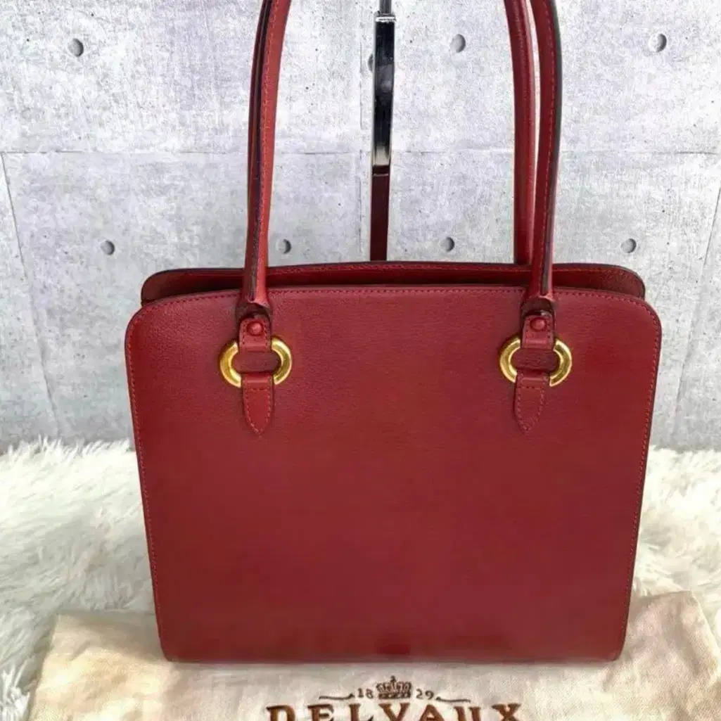 델보 DELVAUX 가방.